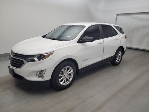 Used 2021 Chevrolet Equinox LS FWD image 2