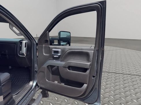 Used 2019 Chevrolet Silverado 1500 LT AWD/4WD image 22