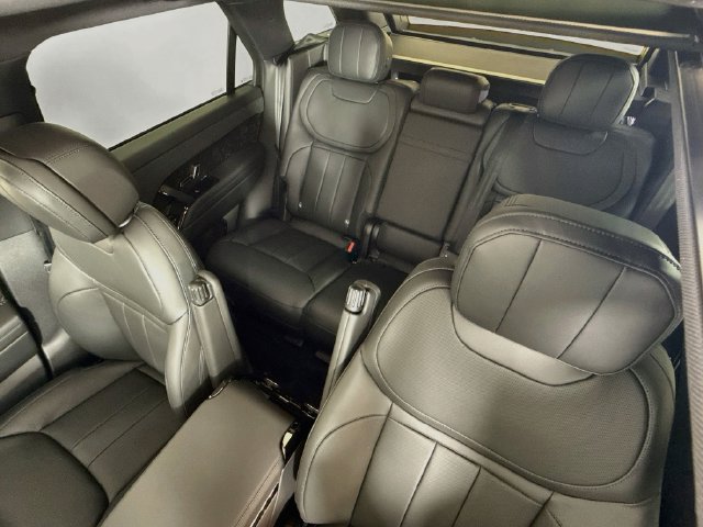 New 2027 Land Rover Range Rover Sport Dynamic SE AWD/4WD image 14