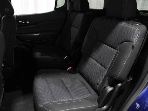 Used 2023 GMC Acadia SLE w/ Driver Convenience Package image 20