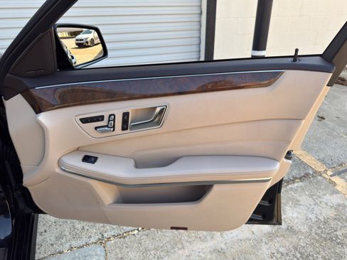 Used 2014 Mercedes-Benz E 350 4MATIC Sedan image 42