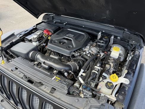 Used 2020 Jeep Wrangler Unlimited Rubicon AWD/4WD image 37