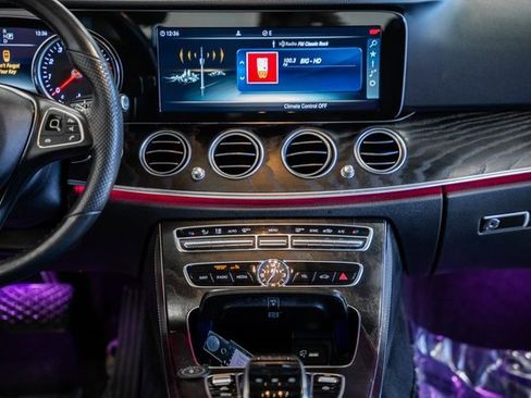 Used 2018 Mercedes-Benz E 300 4MATIC image 18