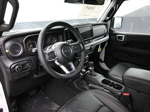 New 2026 Jeep Wrangler Sahara AWD/4WD image 5