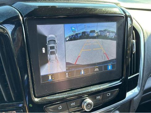 Used 2023 Chevrolet Traverse LT w/ LT Premium Package AWD/4WD image 23