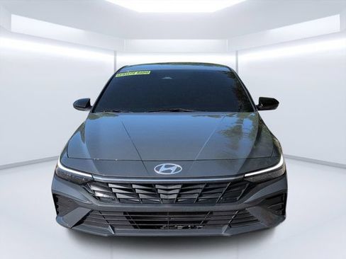 Used 2025 Hyundai Elantra Sport FWD image 8