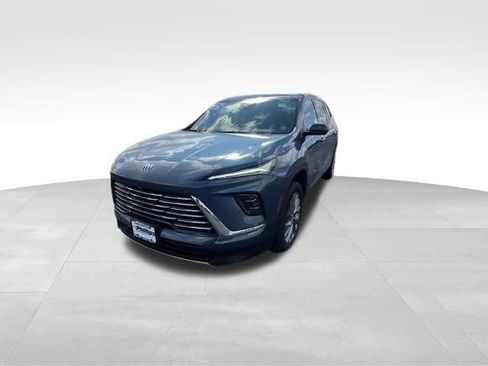 Certified 2025 Buick Enclave Preferred FWD image 2