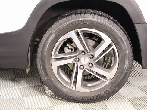 Used 2021 GMC Terrain SLT image 18