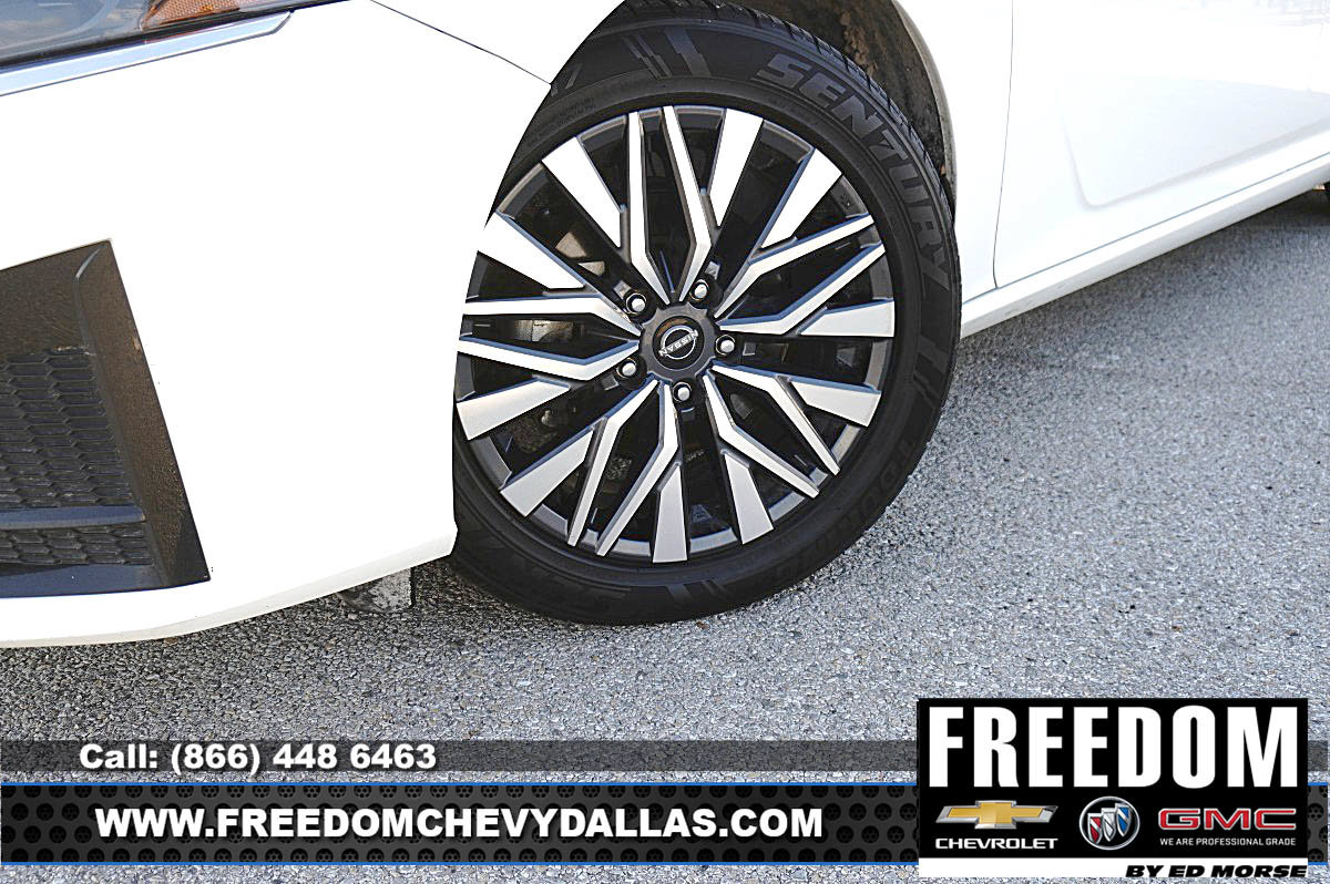 Used 2025 Nissan Altima 2.5 SV FWD image 43