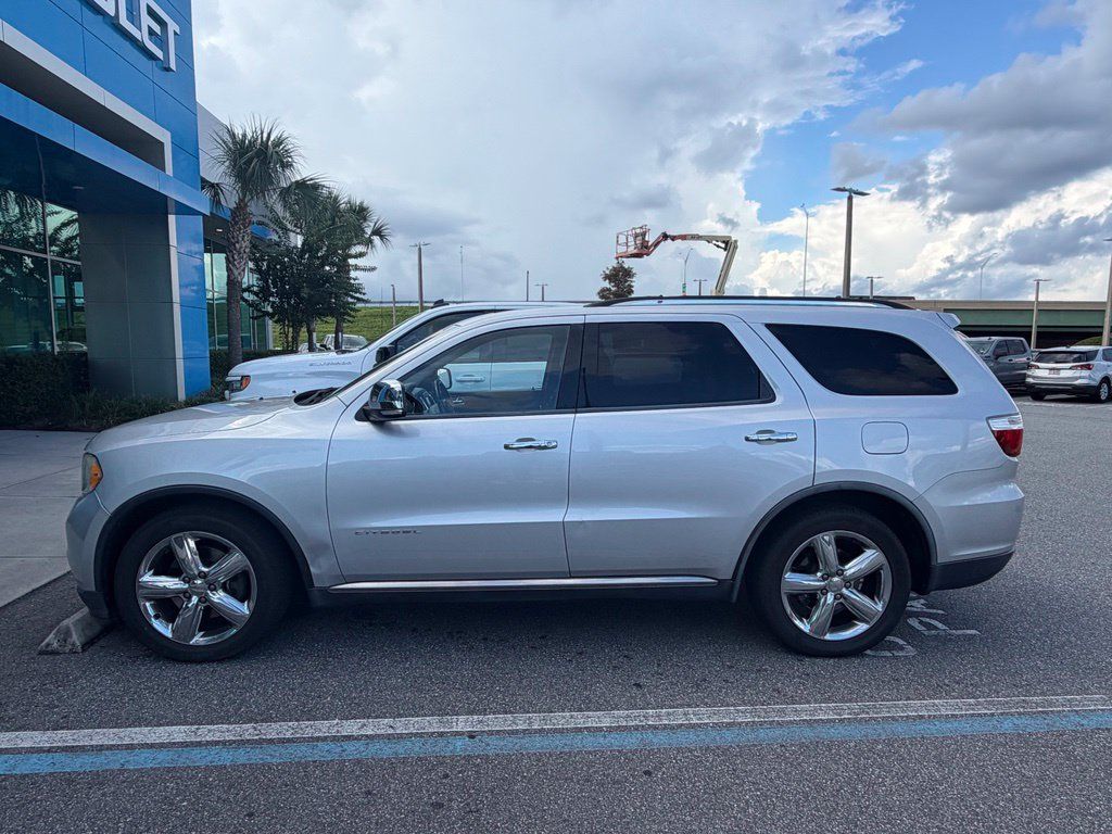 Used 2011 Dodge Durango Citadel w/ Trailer Tow Group IV RWD image 2