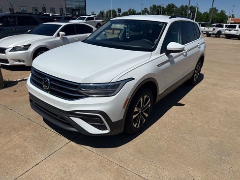 Used 2022 Volkswagen Tiguan S FWD image 3