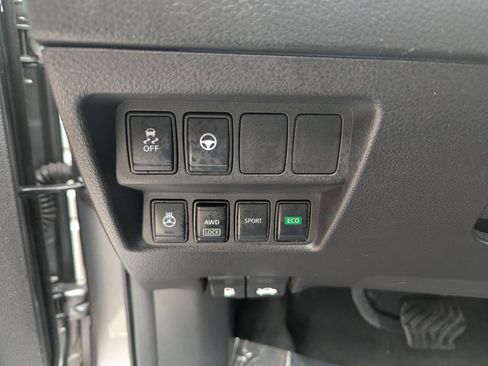 Used 2020 Nissan Rogue Sport SL image 15