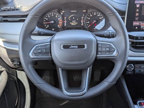 Used 2025 Jeep Compass Limited AWD/4WD image 16