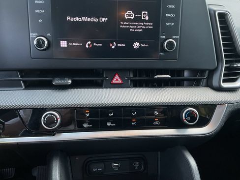 Used 2025 Kia Sportage LX FWD image 22