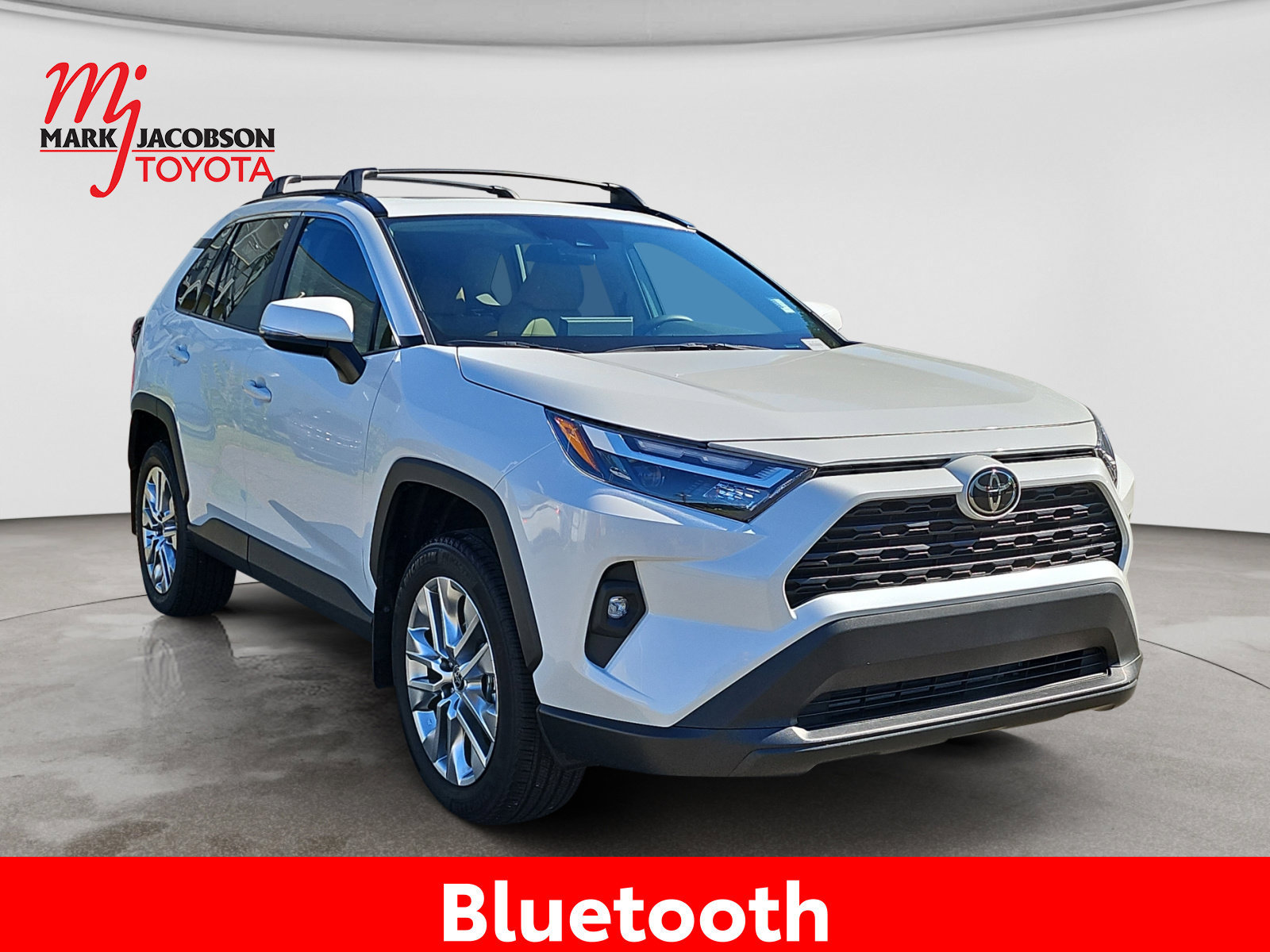 Used 2025 Toyota RAV4 XLE Premium w/ Weather Package FWD image 5