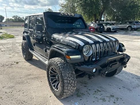 Used 2018 Jeep Wrangler Unlimited Sahara AWD/4WD image 1