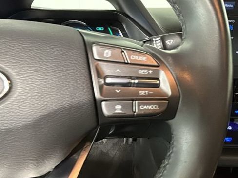 Used 2022 Hyundai Ioniq SEL FWD image 16