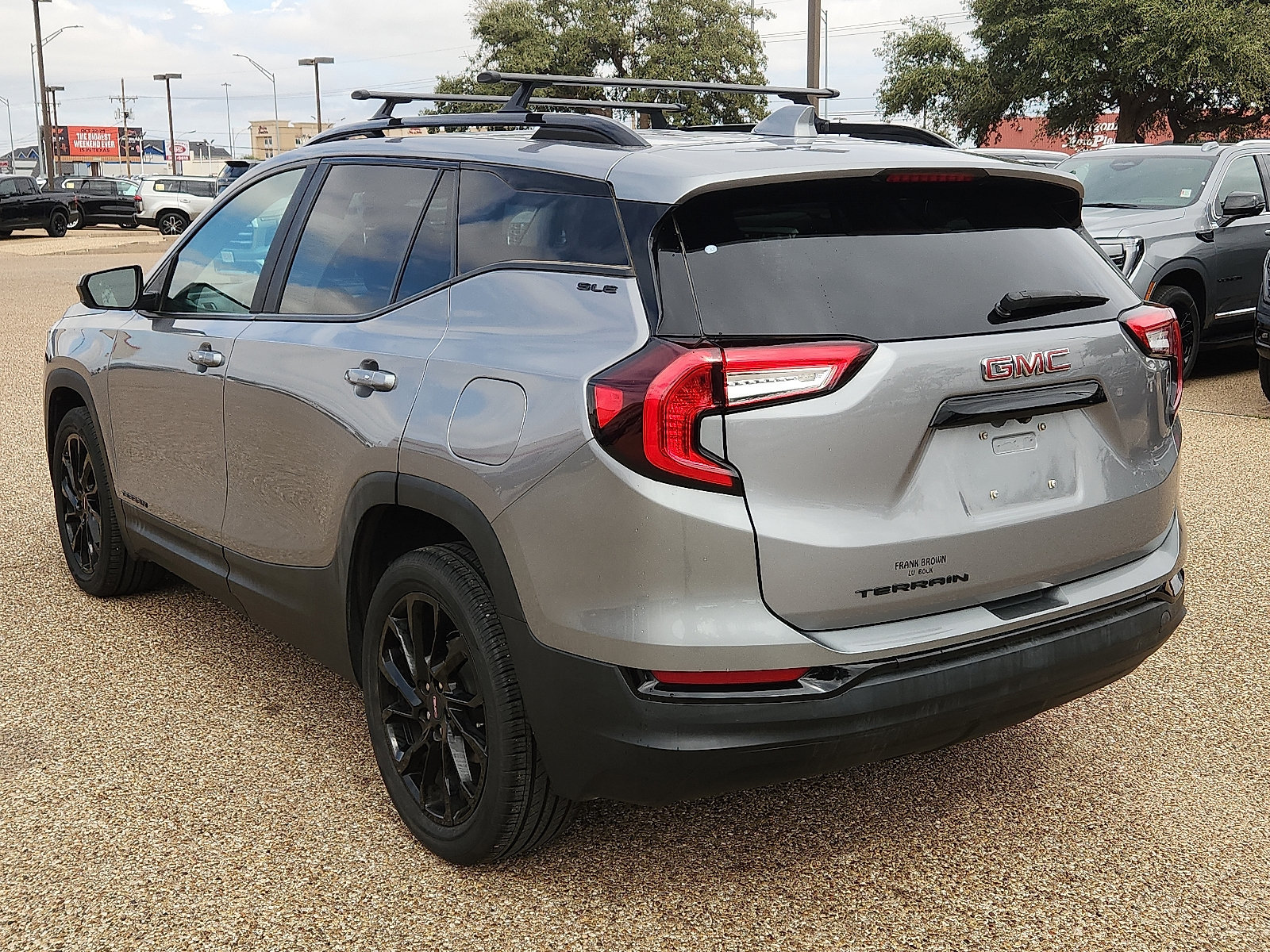 Used 2023 GMC Terrain SLE w/ Driver Convenience Package FWD image 3