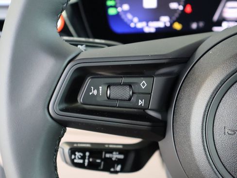 Used 2025 Porsche Macan 4S Electric image 27