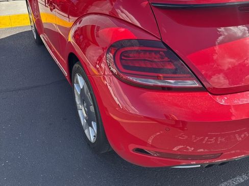 Used 2019 Volkswagen Beetle 2.0T SE image 5