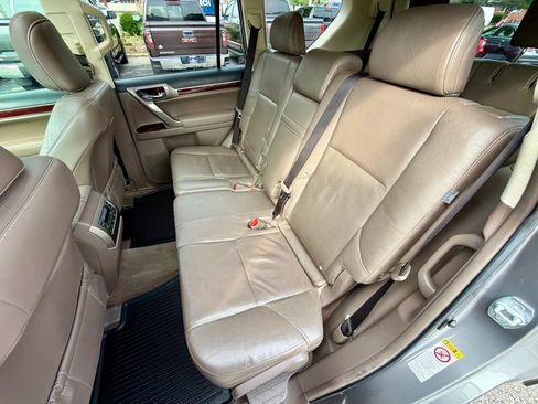 Used 2014 Lexus GX 460 w/ Premium Package AWD/4WD image 9