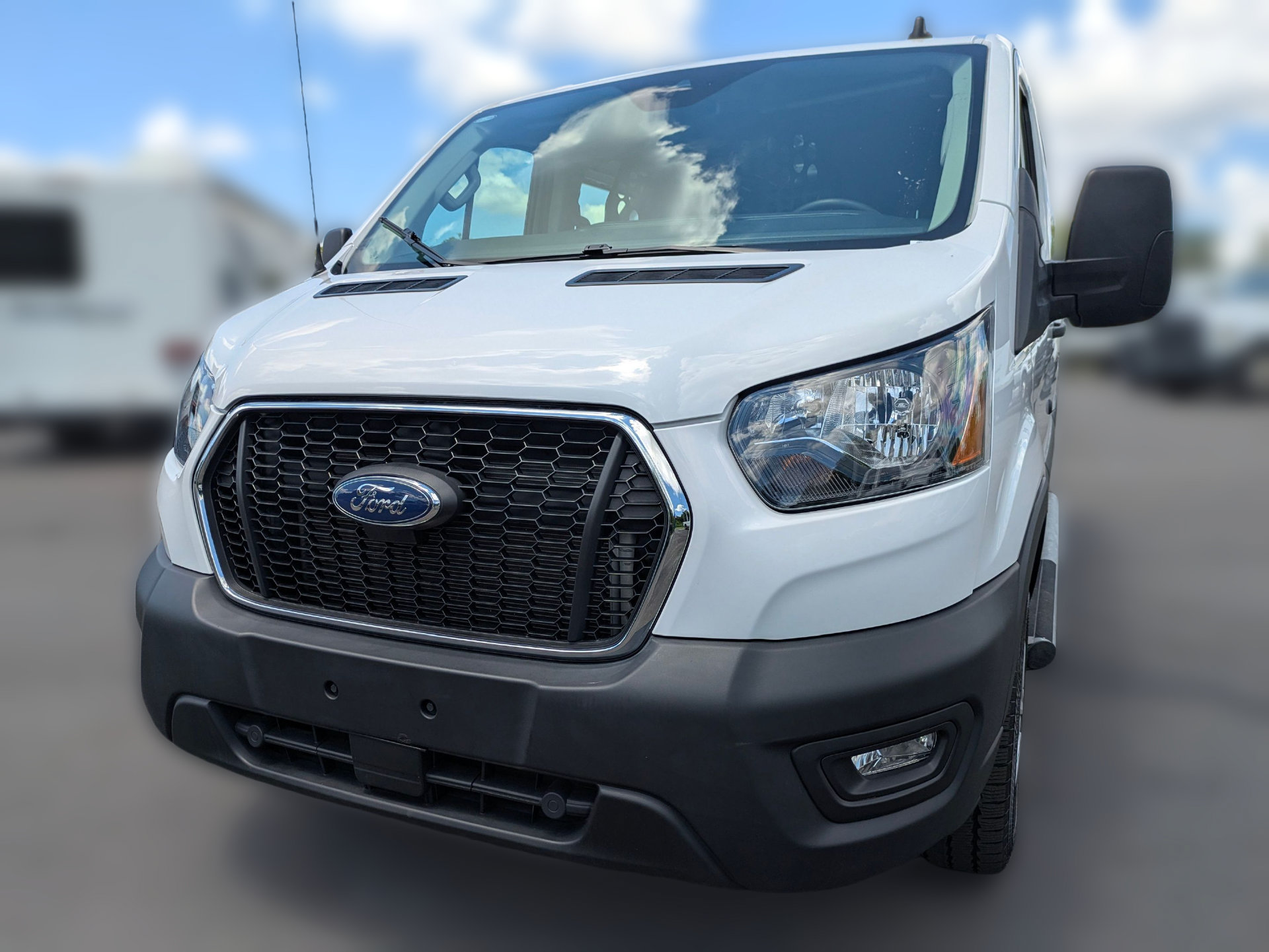 Used 2025 Ford Transit 250 Low Roof w/ Exterior Upgrade Package RWD image 9