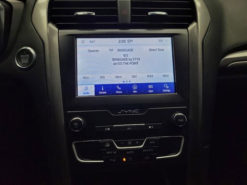 Used 2020 Ford Fusion SE image 25