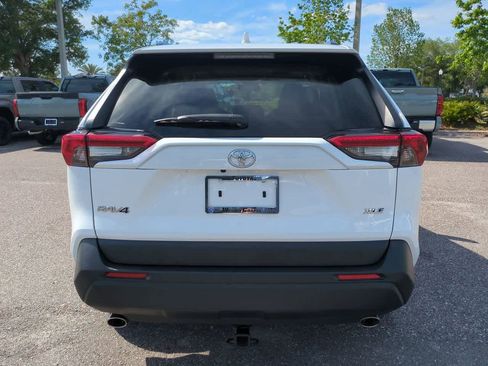 Certified 2022 Toyota RAV4 XLE w/ Convenience Package image 5