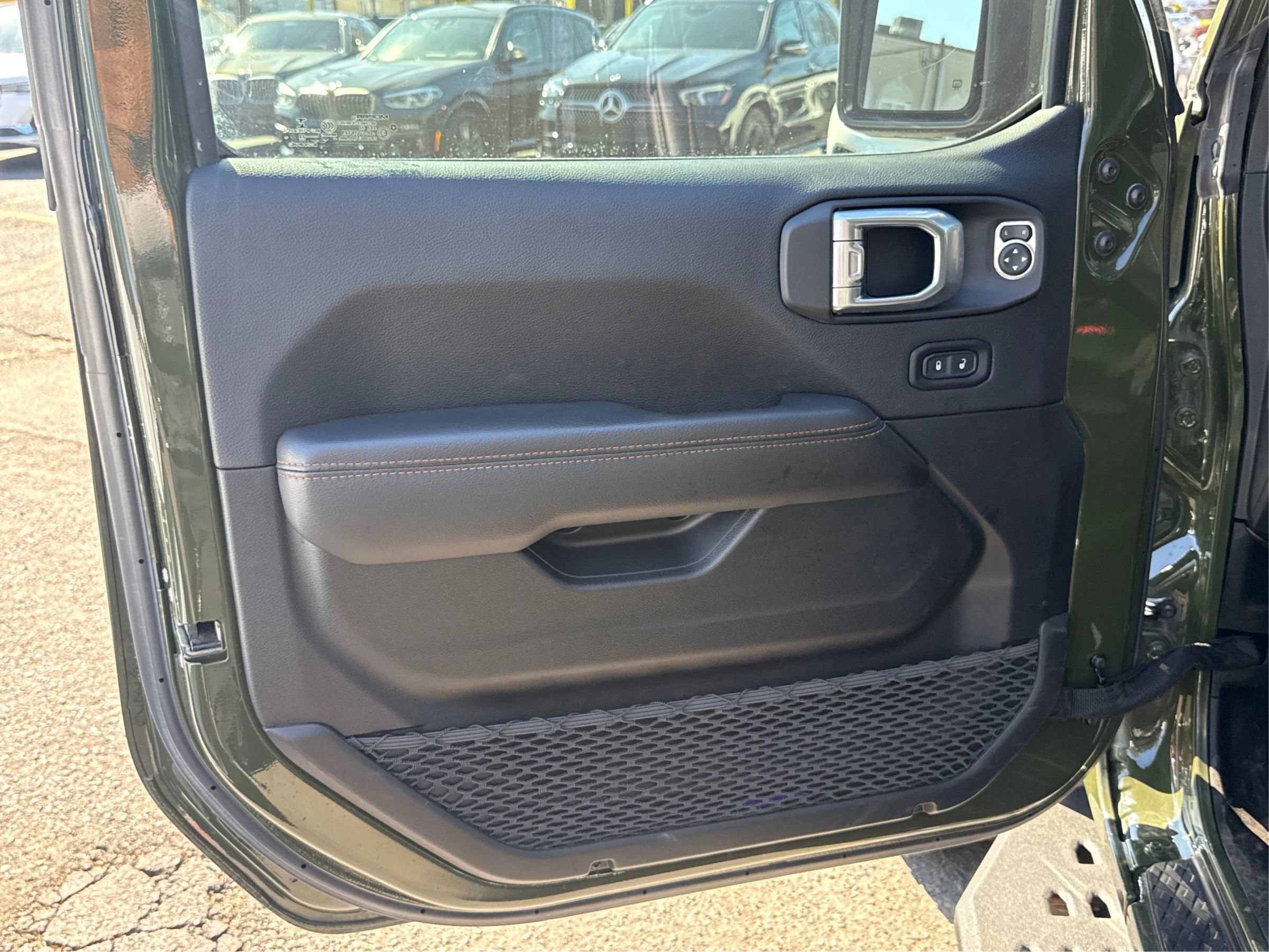 Used 2022 Jeep Gladiator Mojave w/ Cold Weather Group AWD/4WD image 18