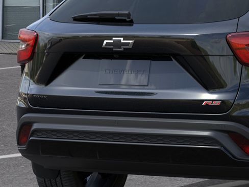 New 2026 Chevrolet Trax RS w/ Sunroof Package FWD image 38