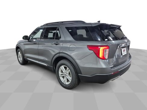 Used 2023 Ford Explorer XLT w/ Equipment Group 202A AWD/4WD image 7