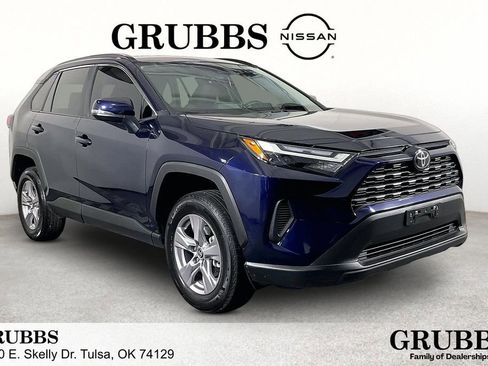 Used 2025 Toyota RAV4 XLE image 1