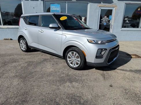 Used 2020 Kia Soul LX FWD image 2