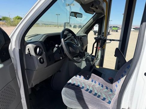 Used 2016 Ford E-450 and Econoline 450 Super Duty w/ Shuttle Bus Prep Package RWD image 4