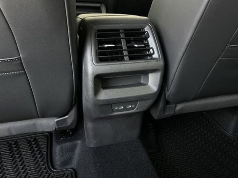 New 2026 Volkswagen Tiguan SE R-Line image 25