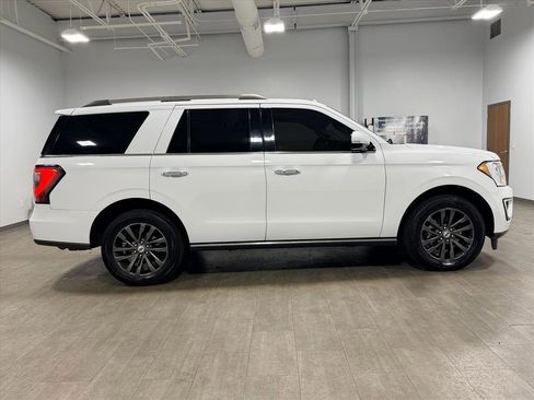 Used 2021 Ford Expedition Limited image 3