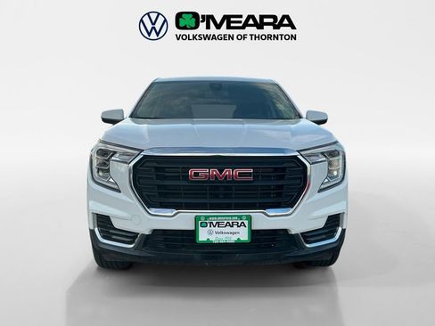 Used 2024 GMC Terrain SLE image 8