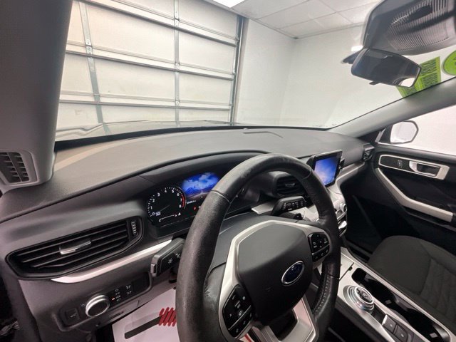 Used 2020 Ford Explorer XLT w/ Comfort Package AWD/4WD image 18