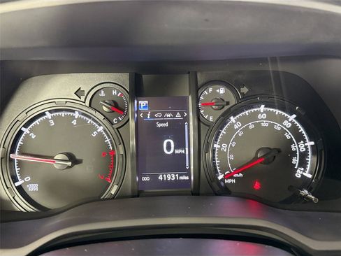 Certified 2024 Toyota 4Runner SR5 AWD/4WD image 18