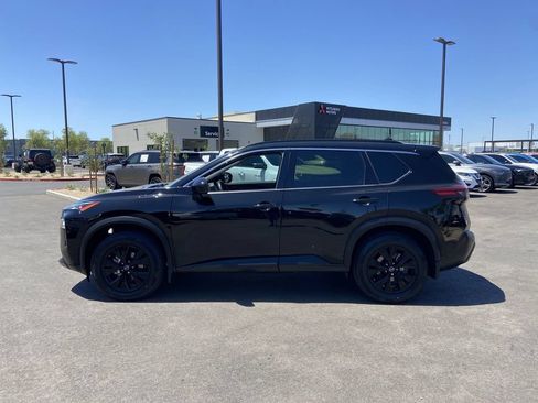 Used 2023 Nissan Rogue SV w/ SV Premium B Package FWD image 4