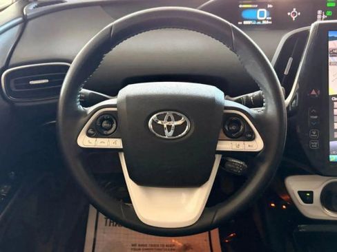 Used 2017 Toyota Prius Prime Premium FWD image 27