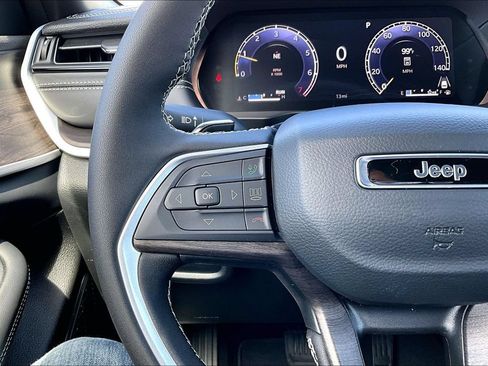New 2026 Jeep Grand Cherokee Limited w/ Limited Altitude Package AWD/4WD image 6