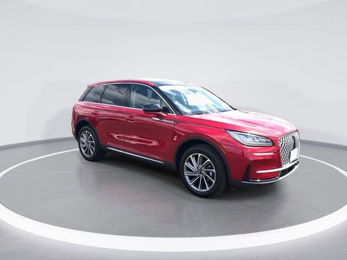 Used 2024 Lincoln Corsair AWD w/ Equipment Group 101A image 2