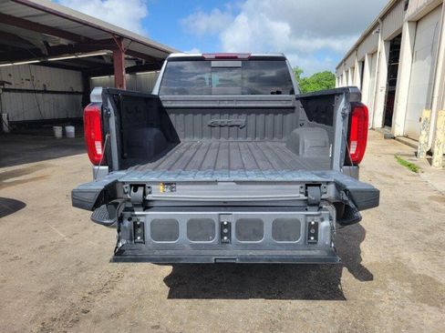 Used 2022 GMC Sierra 1500 AT4 w/ AT4 Premium Package AWD/4WD image 8