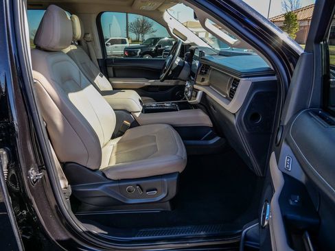 Used 2024 Ford Expedition Max Limited image 14