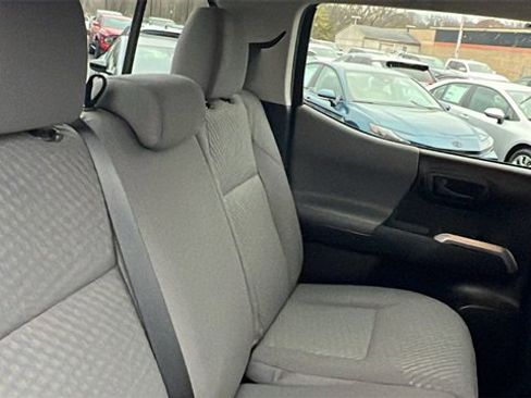 Certified 2022 Toyota Tacoma SR5 image 26