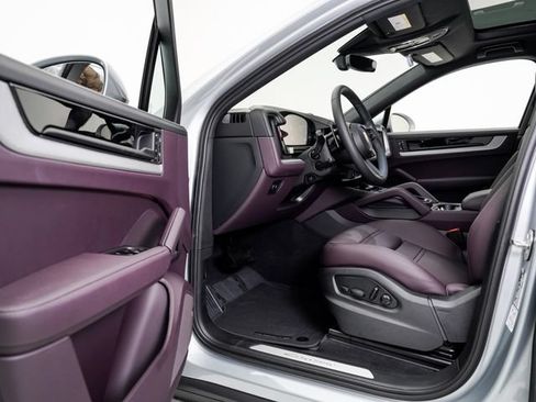 New 2026 Porsche Cayenne Coupe AWD/4WD image 9