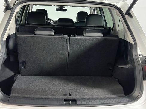Used 2024 Volkswagen Tiguan SE image 28