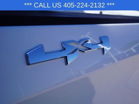 Used 2025 GMC Sierra 1500 SLT AWD/4WD image 9