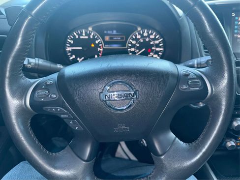 Used 2017 Nissan Pathfinder SV AWD/4WD image 17